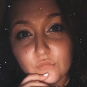 Meet your Posher, Lizzie